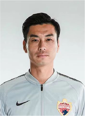 导演与演员交流导演袁和平谈到与监制徐克的合作透露，当今世界中，如果金庸打造了文字里最好的武侠世界，那么徐克无疑练就了影像世界里最好的武侠